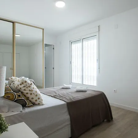 Stylish *New* Apartment In Alicante W/ 4 Bedrooms Extérieur photo