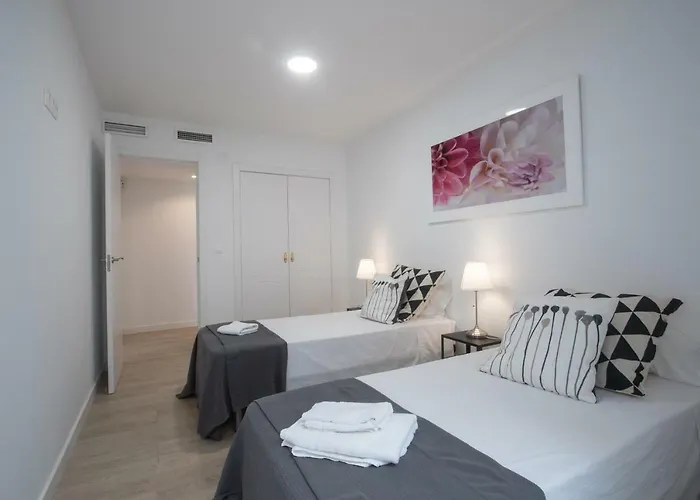 Stylish *New* Apartment In Alicante W/ 4 Bedrooms